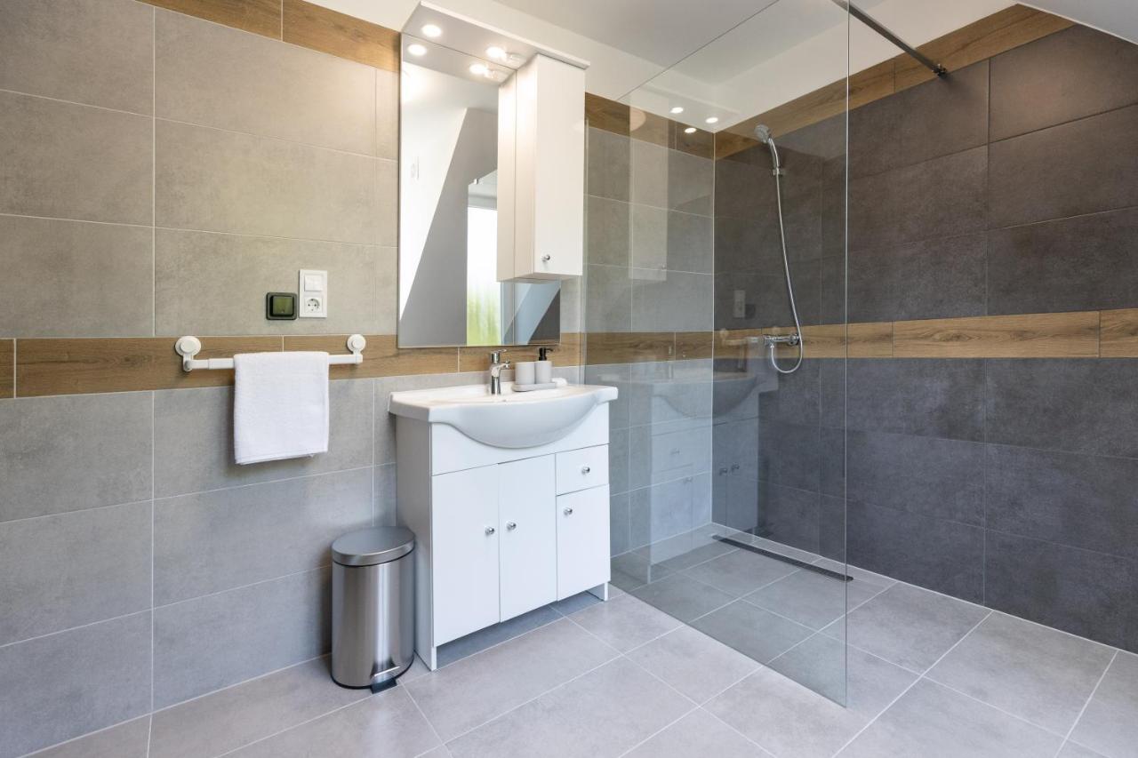Panzio 81 Bed and Breakfast Hajdúszoboszló Εξωτερικό φωτογραφία