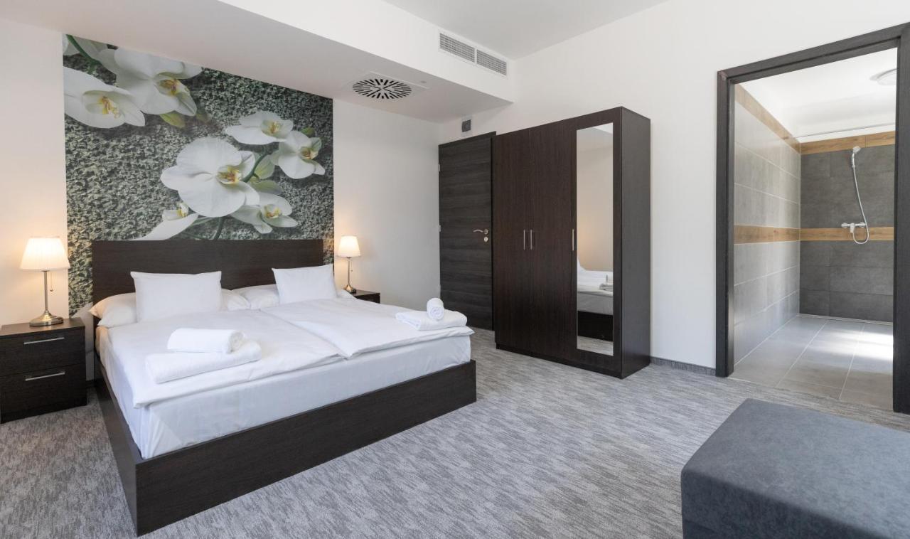 Panzio 81 Bed and Breakfast Hajdúszoboszló Εξωτερικό φωτογραφία