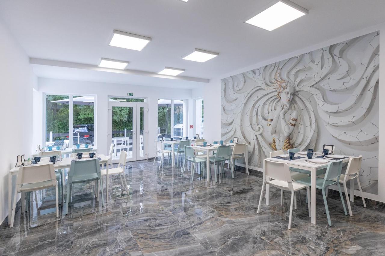 Panzio 81 Bed and Breakfast Hajdúszoboszló Εξωτερικό φωτογραφία